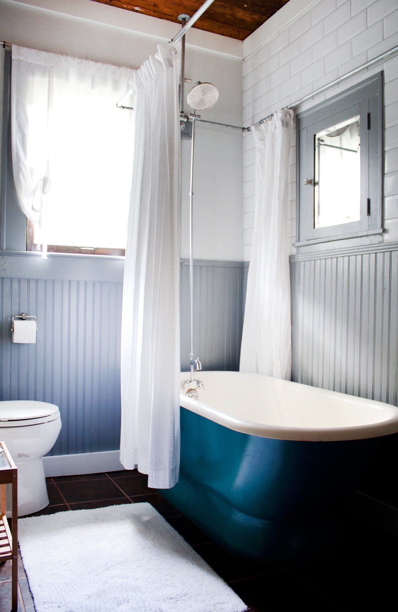 apartment-therapy-small-bathroom-as-organization-decorating-ideas-for-with-curtains_apartment-bathroom-decor-ideas_exterior-house-design-interior-decorations-ideas-home-designing-com-bedroom