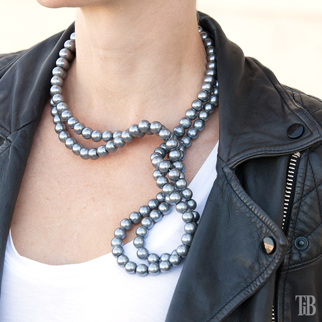 diy-wired-pearl-necklace-jacket-close-up