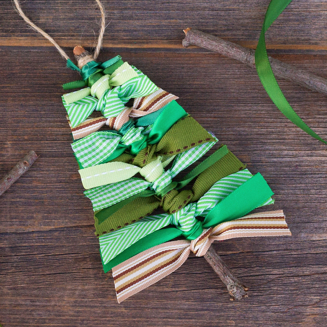 Ribbon-Tree-Ornaments-1