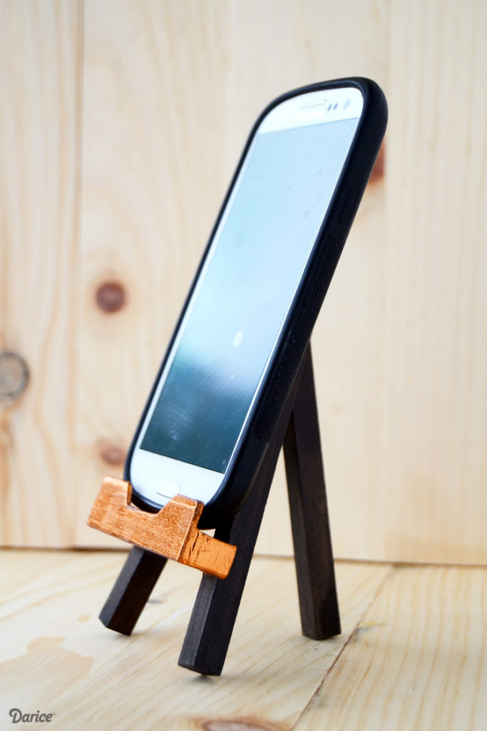 Easel-phone-stand-683x1024