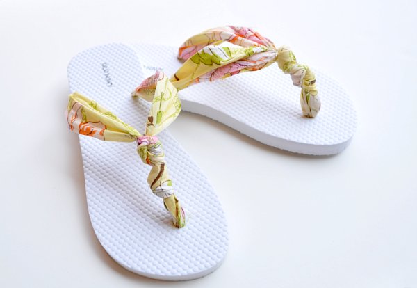 ribbon-knot-flip-flops