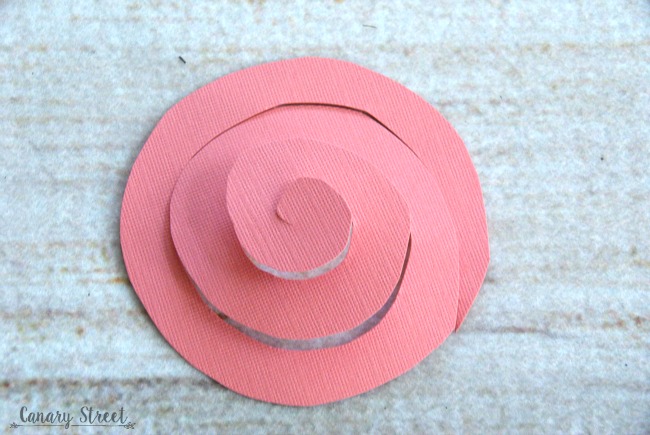 spiral-paper-heart-valentine-craft-flower